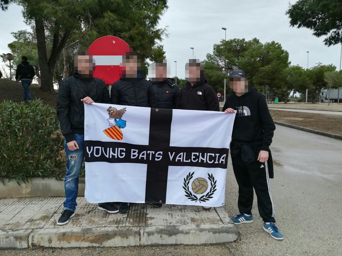 YoungBatsVCF's tweet photo. Tu escudo guía mi destino. BARCELONA ON TOUR @CN10_VCF https://t.co/hu5tPQu2SG