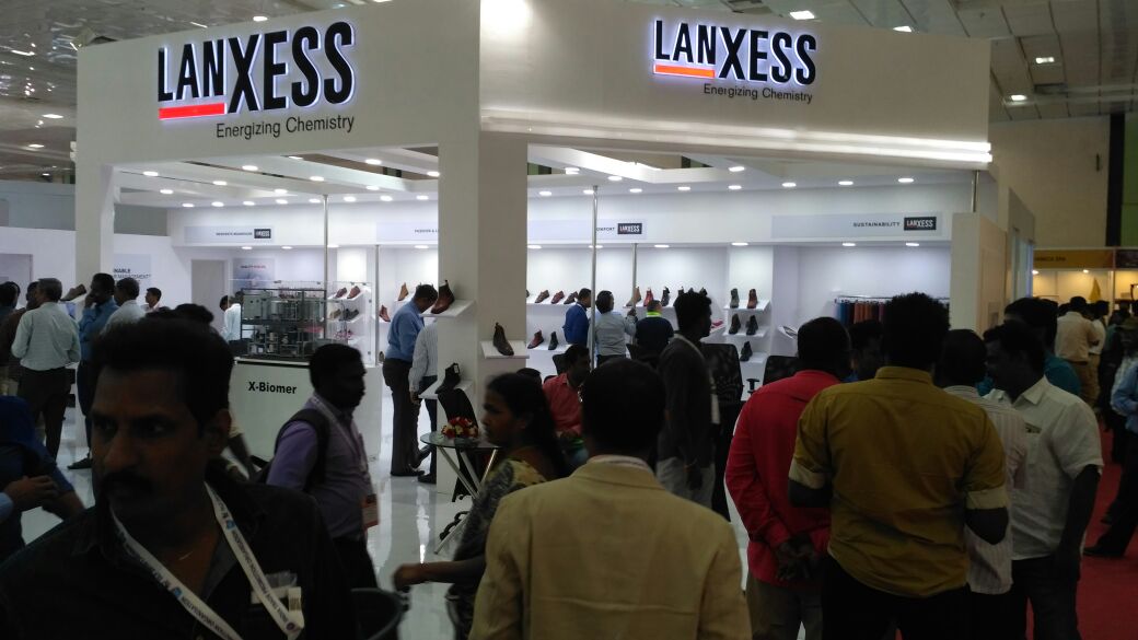 Eunimart360's tweet photo. Today, at the India Intl. Leather Fair, our VP-Business Development, Dibyendu Ganguly representing #Eunimart is meeting #LeatherManufacturers &amp; aiding them to understand the scope &amp; opp. in #CrossBorderEcommerce for International Expansion
#LeatherFair  #IILF2018  #ITPO #Leather https://t.co/a74R209Wby