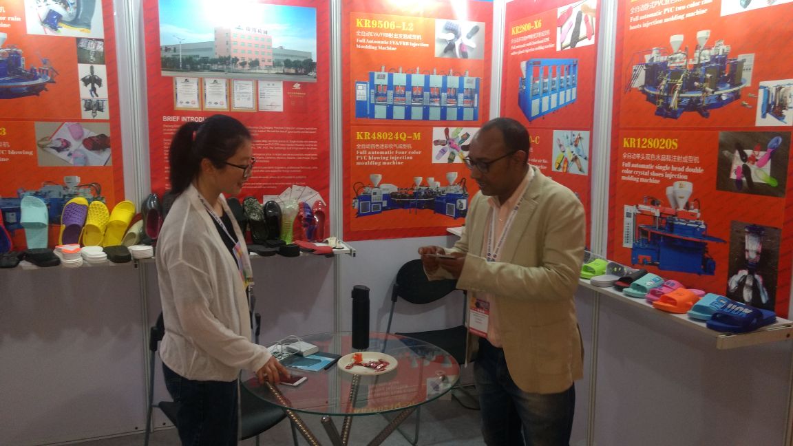 Eunimart360's tweet photo. Today, at the India Intl. Leather Fair, our VP-Business Development, Dibyendu Ganguly representing #Eunimart is meeting #LeatherManufacturers &amp; aiding them to understand the scope &amp; opp. in #CrossBorderEcommerce for International Expansion
#LeatherFair  #IILF2018  #ITPO #Leather https://t.co/a74R209Wby