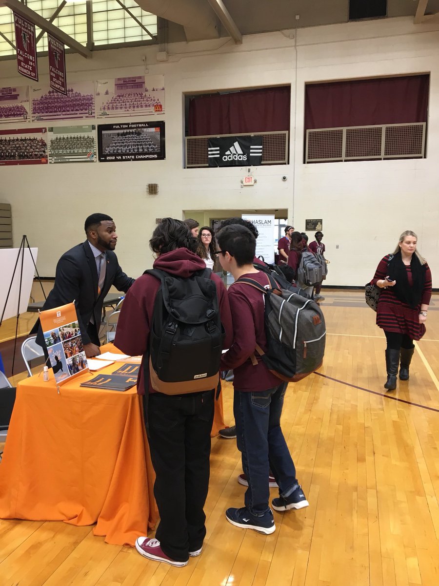 JuWrightTN's tweet photo. 🍊🍊 There was a ton of community connection! Extremely happy to join so many, and connect with more students at #FultonHighSchool Every single opportunity to go and speak with our #fUTreVOLS is worth every step! #FalconsToVOLS 🍊🍊 https://t.co/1T2VBHvt4I