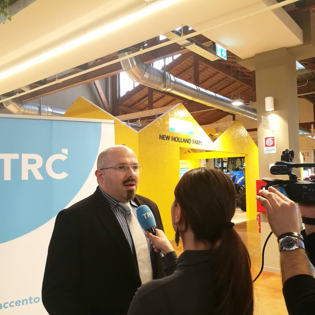 Ffoodinstitute's tweet image. Da @eatalyworld la nostra @saroversi e Matteo Vignoli raccontano i progetti per la terza edizione di @foodinpro a Mariangela Ciavarella di @trc_tv
#fippresentation #fipeatalyworld #fico #foodinnovation