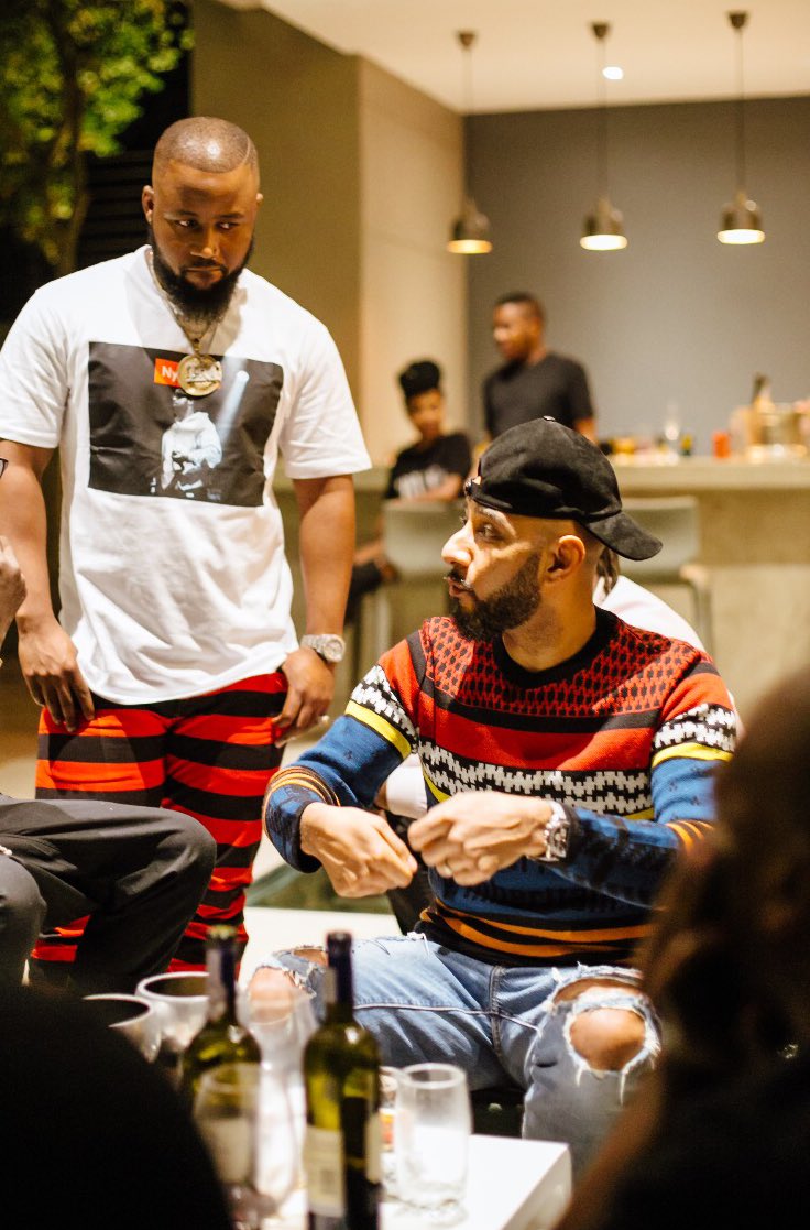 When you’re planning to do a song with Swizz Beatz but he doesn’t know it yet. Hahahaha !!! This picture is hilarious!!!