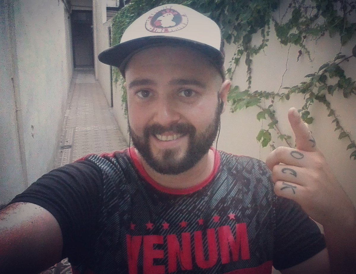 Dariobek's tweet photo. Porque respirar es arriesgar, este es el momento de agarrar el impulso. Las emociones las narra nuestro pulso. Buen dia! https://t.co/ZmmshSxrvo