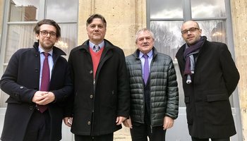 BEconomique's tweet photo. ✈️Quel avenir pour l'aéroport de Lorient ? La @CCI_du_Morbihan et les élus locaux se mobilisent et lance #lappeldes56. Rendez-vous sur le tarmac le 23 février ➡️https://t.co/RmVc5NHZG4 #Morbihan #CCI56 #Lorient #aéroport https://t.co/urAlEgGAvu