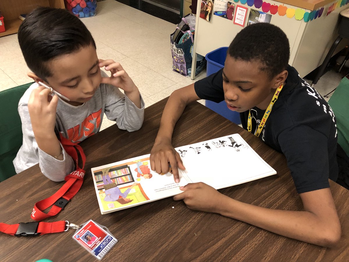MissRobertson01's tweet photo. We love reading with our 5th grade friends! So many great role models! @MrsStratemeyer https://t.co/umubBicLE2