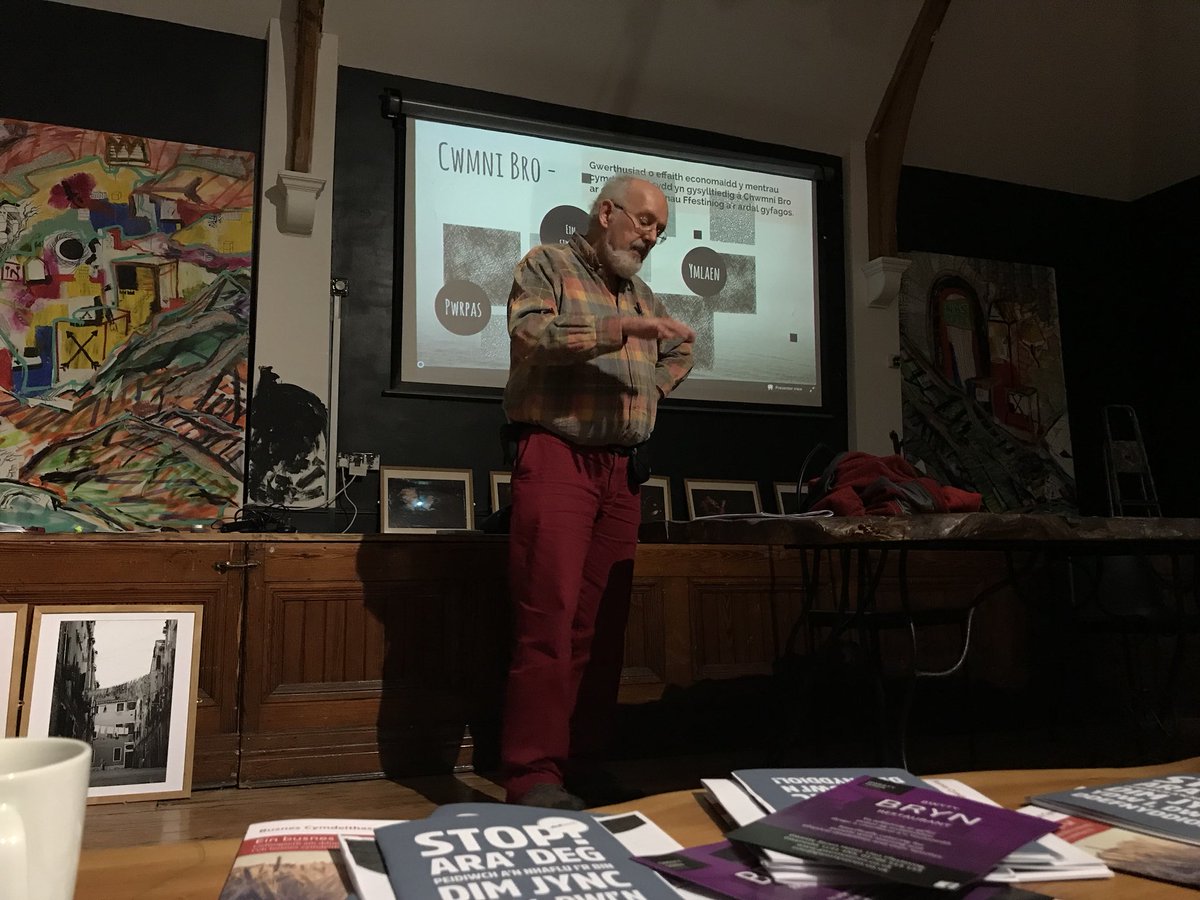 gaitoms's tweet photo. Cynhadledd / Seiat @CwmniBro #cymunedau #mudiad nid #sefydliad https://t.co/RuTGiGO2qb