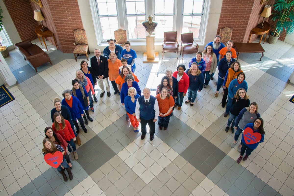 murraystcoehs's tweet photo. Faculty, staff, and students of the Murray State University College of Education and Human Services show their support for Marshall County High School. #MarshallStrong https://t.co/5MwPhUajjY