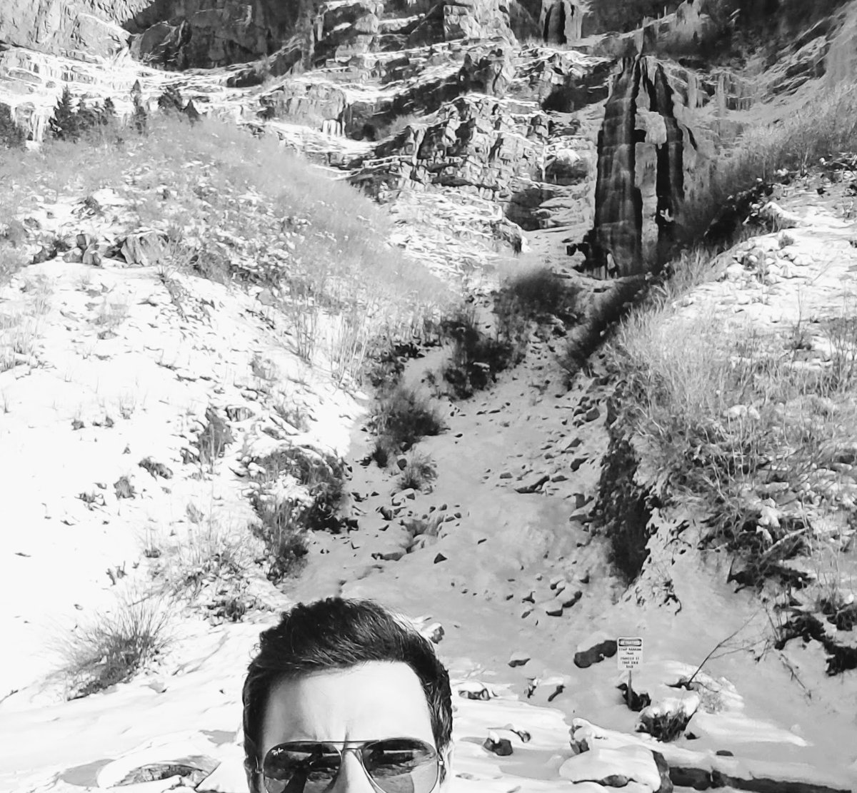 LukeAMusic's tweet photo. 🎶 I'm at the edge (bottom) of a (frozen) waterfall 🎶 https://t.co/Aljd1Qr0q3