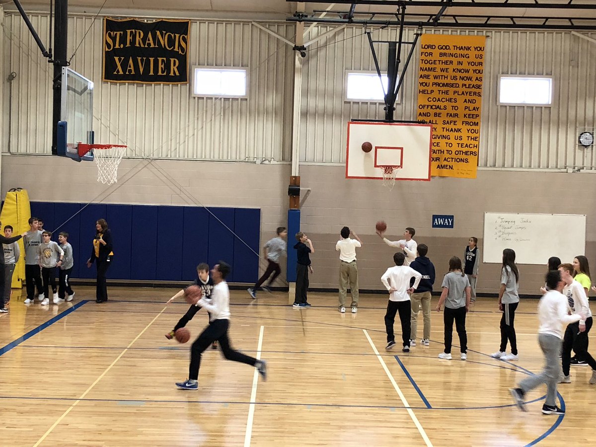 SFXgonzalez's tweet photo. Middle School Knockout Tournament fun during #CatholicSchoolsWeek2018 🏀🏆 https://t.co/xmwVnKlZoG