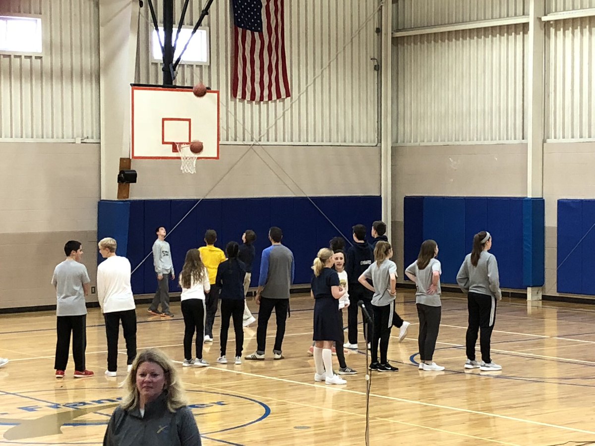 SFXgonzalez's tweet photo. Middle School Knockout Tournament fun during #CatholicSchoolsWeek2018 🏀🏆 https://t.co/xmwVnKlZoG