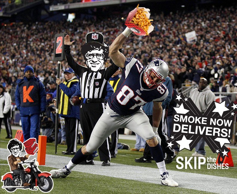 poutinerie's tweet photo. We know what #GRONK is serving at his #SuperBowl party this weekend! @RobGronkowski
https://t.co/aKwm4kxzaq
#poutineondemand #delivery #football #foodie #SuperBowl https://t.co/62Mbxnibfh
