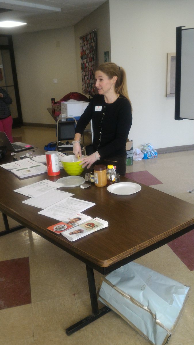 BHA_CCECR's tweet photo. Thanks @CommunityServings for a Nutrition Class at Amory Street. Residents learned about Sodium and Fats, enjoyed fun games, and got a demonstration on how to prepare a healthy energy snack! #HealthyBHA #REACHPHH #HeartMonth #AmericanHeartMonth #LetsGetHealthyBOS #EatRight https://t.co/cUnxS1YFua