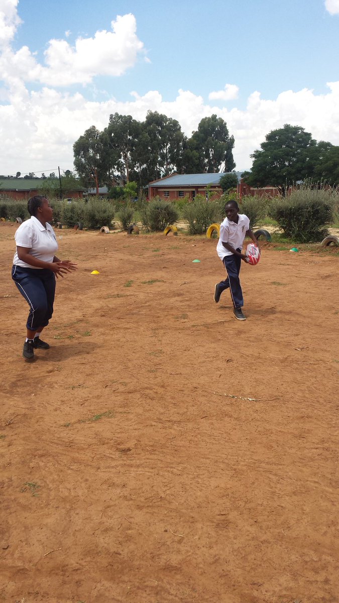 CoachRoyN's tweet photo. Lesotho Rugby Academy at Soffia High School in Botha Buthe.Girls and Boys getting a feel of the Ball👌 https://t.co/bT6fu2L0jy