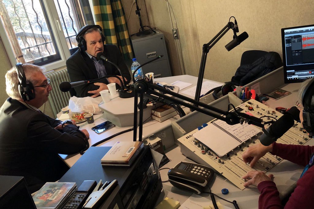 VilledAles's tweet photo. Le maire d'#Alès, président d'#AlèsAgglomération #MaxRoustan et le directeur général des services des 2 collectivités @CRivenq, étaient les invités de la radio associative #RadioInterval mardi 30 janvier. Écoutez l'interview 👉 https://t.co/ycO8rXWQtk https://t.co/dB2lYMj52y