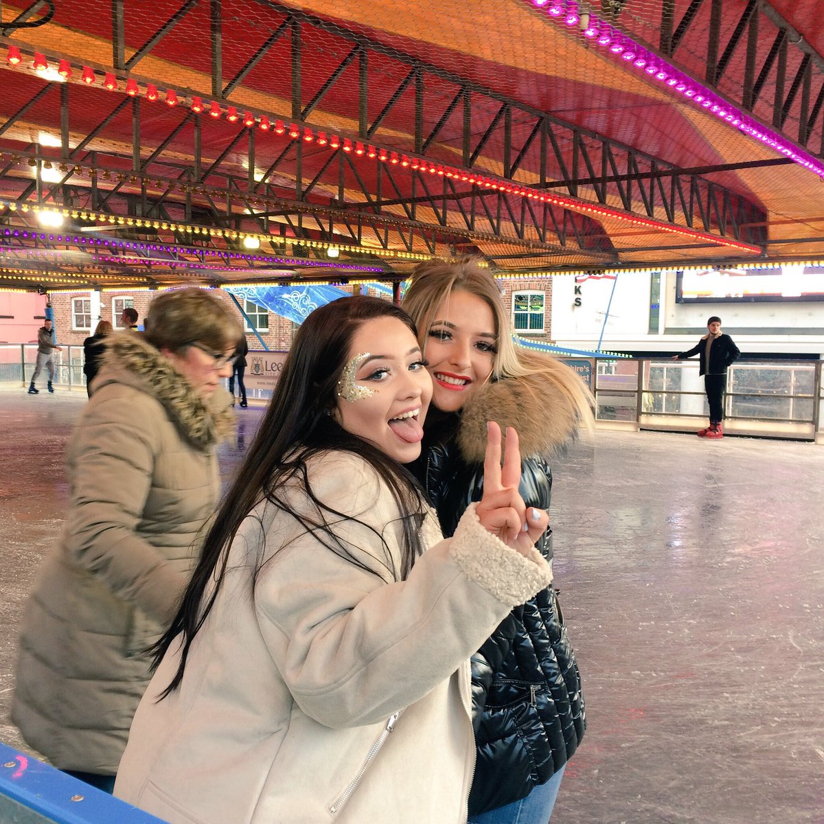 Glittering up the #icecube18 with @radioaire