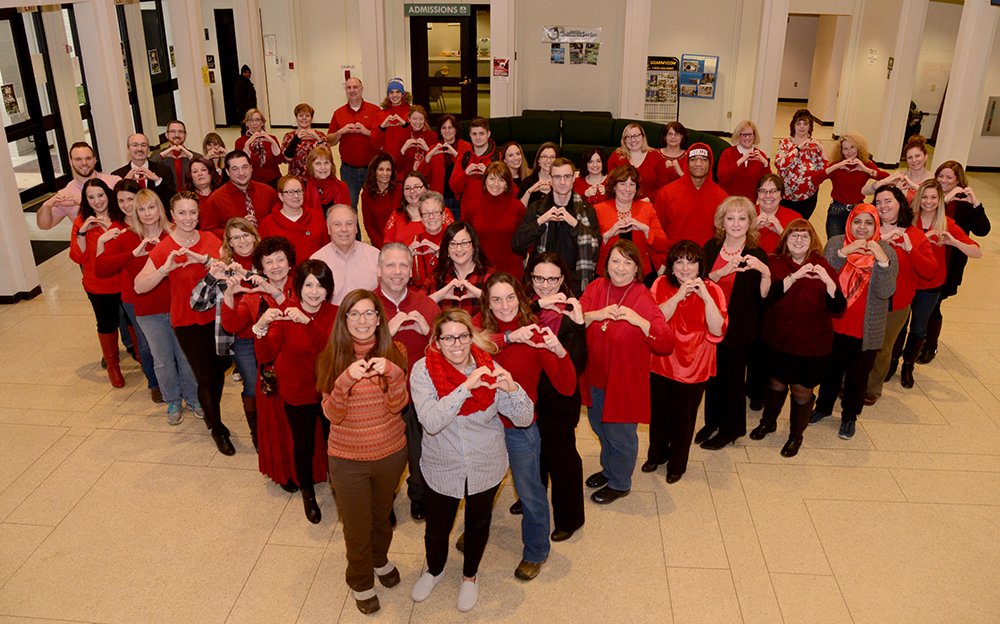MVCC_UticaRome's tweet photo. Today, we at MVCC in Utica &amp; Rome wear red to support the @American_Heart efforts to raise awareness about heart health. #GoRedUtica #GoRedForWomen #WearRedDay #NationalWearRedDay @GoRedForWomen @HeartCNY https://t.co/a5AxGbzxnC