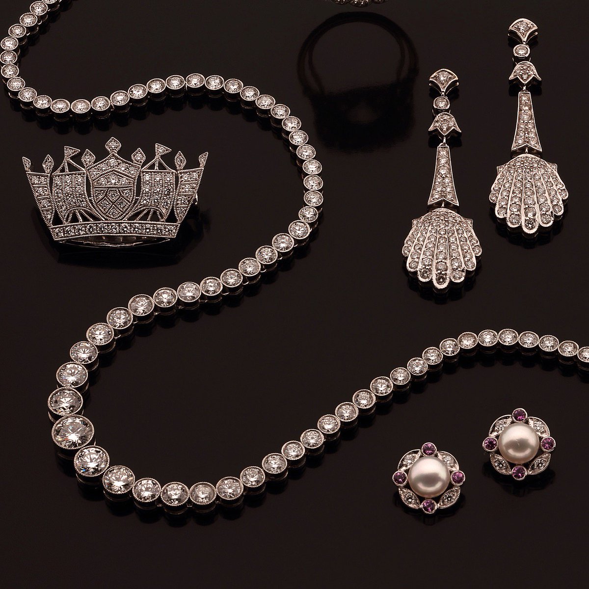 Timeless, mesmerising. What can we say? A girl’s best friend..💎😍💎
Just a small selection of our extensive collection of diamonds. Come and see in store 👀