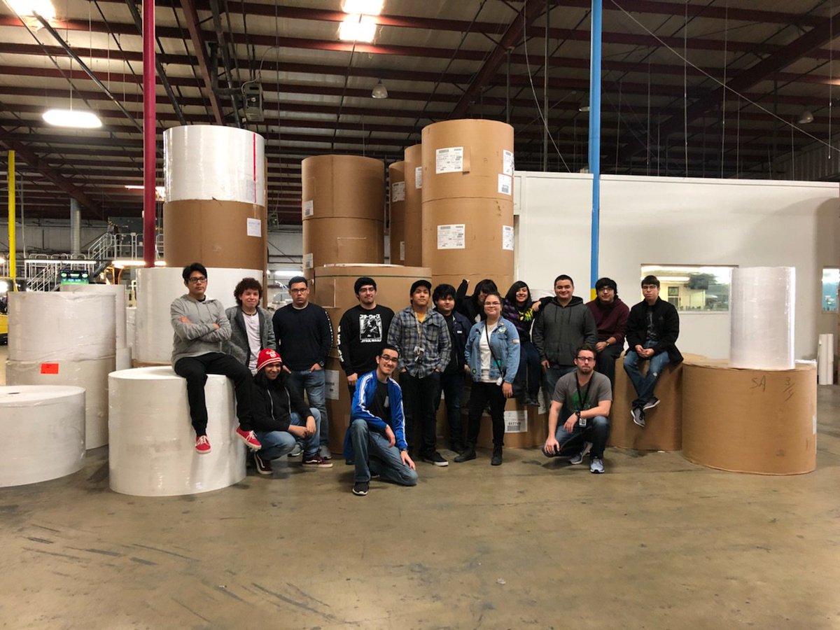 ShweikiMedia's tweet photo. RT @ShweikiMediaCSR: So excited to be introducing #SATX students from Somerset &amp; Southwest High Schools to the printing industry &amp; the many #career paths it offers on @SA_Works Job Shadow Day! #SAJobShadow #GroundhogDay2018 @ShweikiMedia https://t.co/Dv85TB1KJI