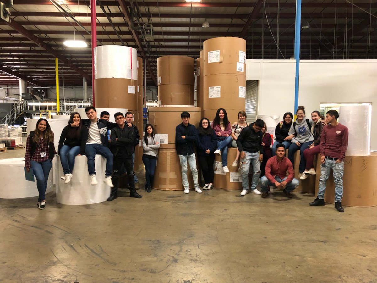 ShweikiMedia's tweet photo. RT @ShweikiMediaCSR: So excited to be introducing #SATX students from Somerset &amp; Southwest High Schools to the printing industry &amp; the many #career paths it offers on @SA_Works Job Shadow Day! #SAJobShadow #GroundhogDay2018 @ShweikiMedia https://t.co/Dv85TB1KJI