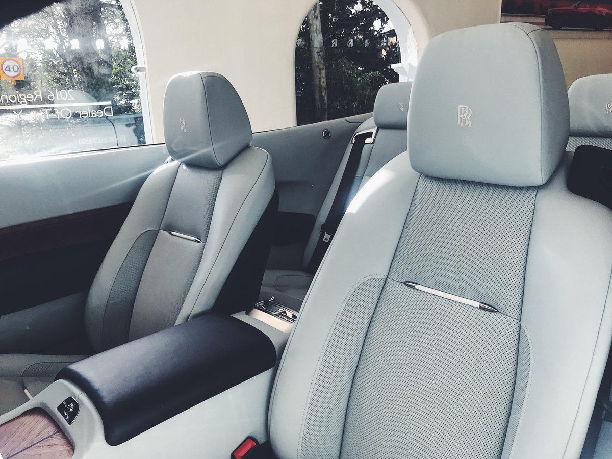 SunningdaleRRMC's tweet photo. Our Powder Blue Metallic Rolls-Royce Dawn looks even more breath taking when the sun streams through the showroom doors! https://t.co/LIDo0bKkyK