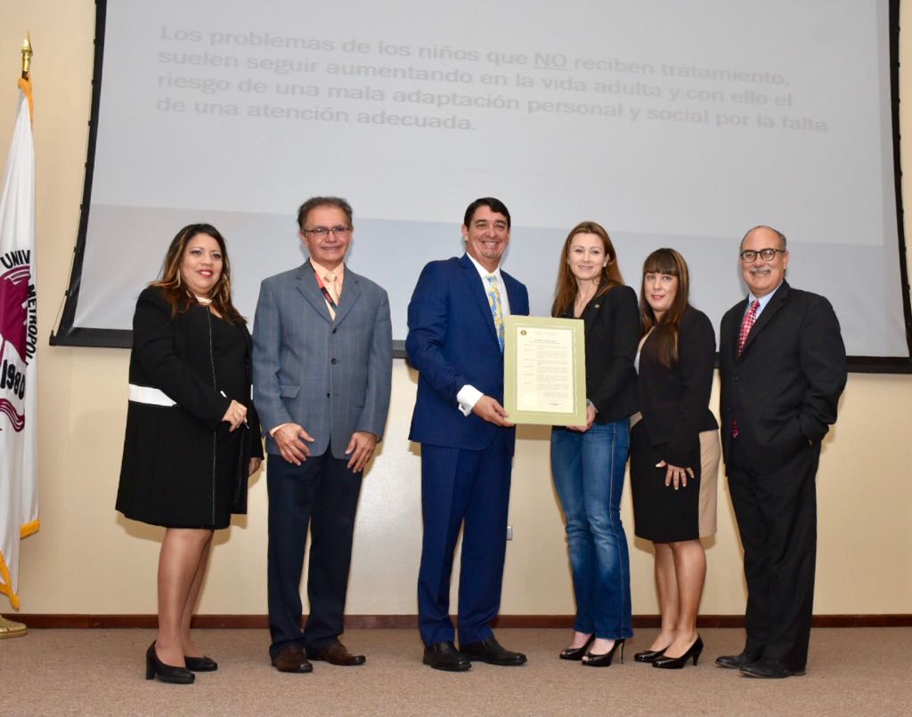 JuliaBKeleher's tweet photo. Participando de la firma de la Proclama de la Semana de Consejería Profesional en el Escenario Escolar (5 al 9 de febrero), cuyo lema este año es "Consejeros profesionales escolares: Ayudando a los estudiantes a alcanzar las estrellas". https://t.co/eOVSJkXzDm