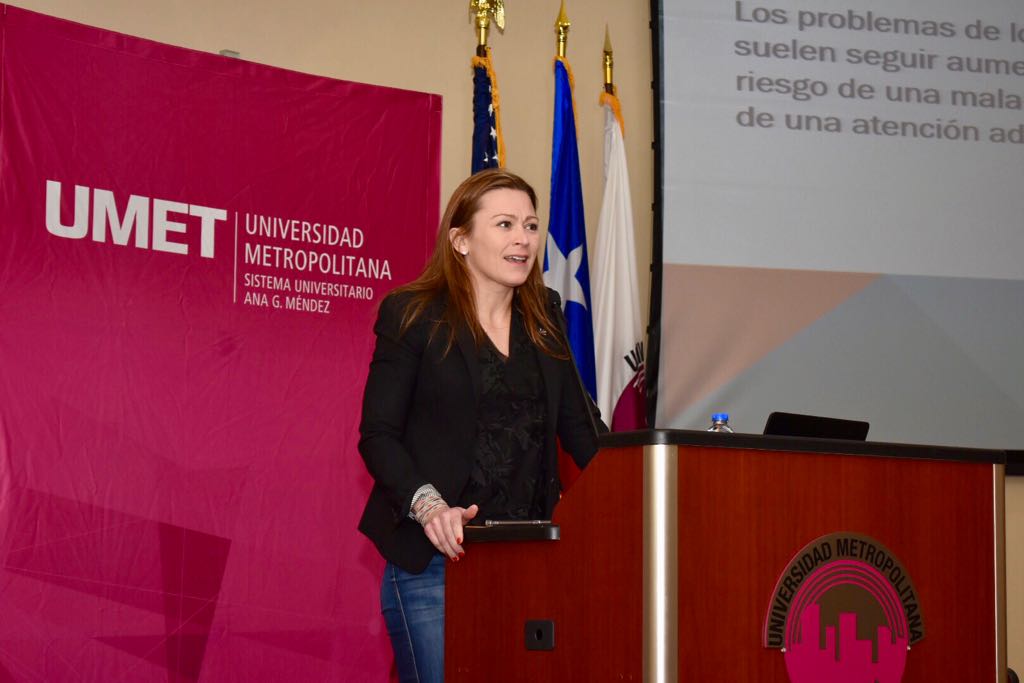 JuliaBKeleher's tweet photo. Participando de la firma de la Proclama de la Semana de Consejería Profesional en el Escenario Escolar (5 al 9 de febrero), cuyo lema este año es "Consejeros profesionales escolares: Ayudando a los estudiantes a alcanzar las estrellas". https://t.co/eOVSJkXzDm