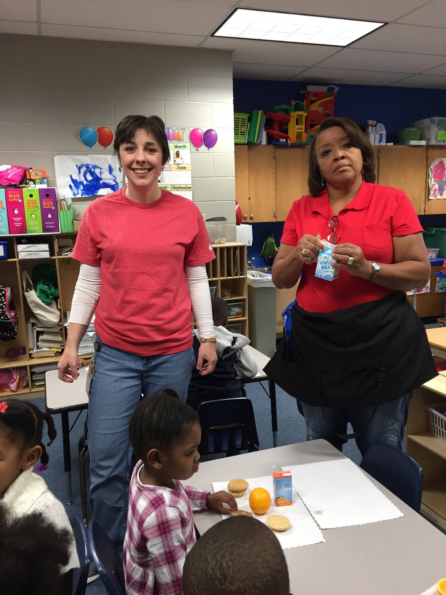 KatherineKsbq's tweet photo. #LRSDGoRed https://t.co/W808EMMZBH