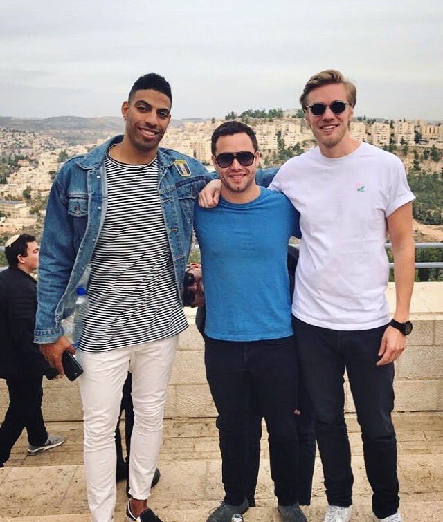 amazingisrael's tweet photo. โLearning more about our heritage in Jerusalem!โ ๐โก๏ธโ๐ผ #ShabbatShalom #tgif #MyAmazingIsrael #Birthright #Bus255 (๐ธ: @brysonuribe @LAX2TLV) https://t.co/C27F1O0dup