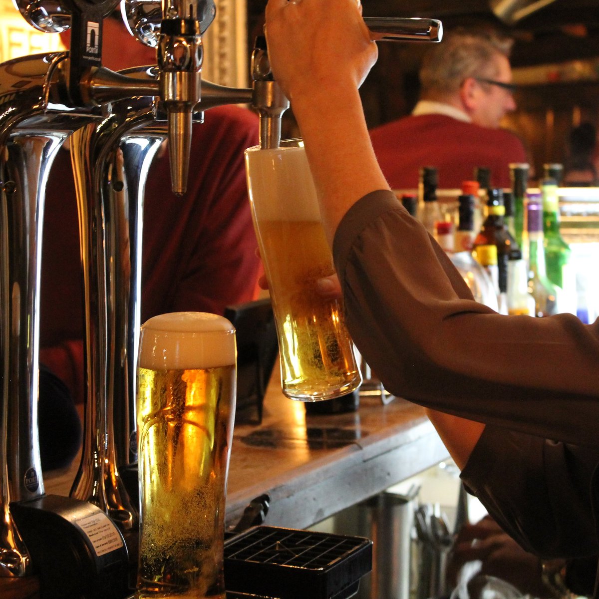 machine_house's tweet photo. Extra cold draught Lager now available at your local 2 AA Rosette Restaurant #draughtmaster #restaurant #beer #machinehouse https://t.co/5AawtJkCse