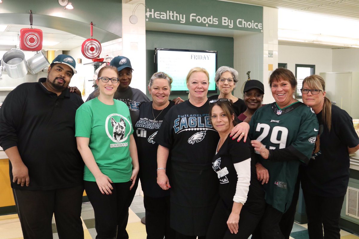 MFSYearbook's tweet photo. DHC Crew looking good! #GoEaglesMFS https://t.co/tH2xI5t3nW