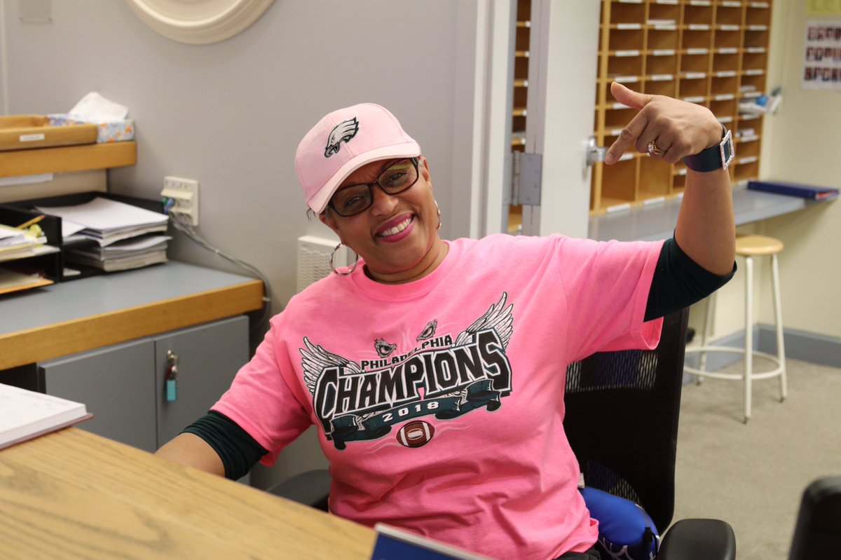 MFSYearbook's tweet photo. Front Desk Coordinator Charmaine Goldsmith! #GoEaglesMFS https://t.co/BdNnVvBUYo