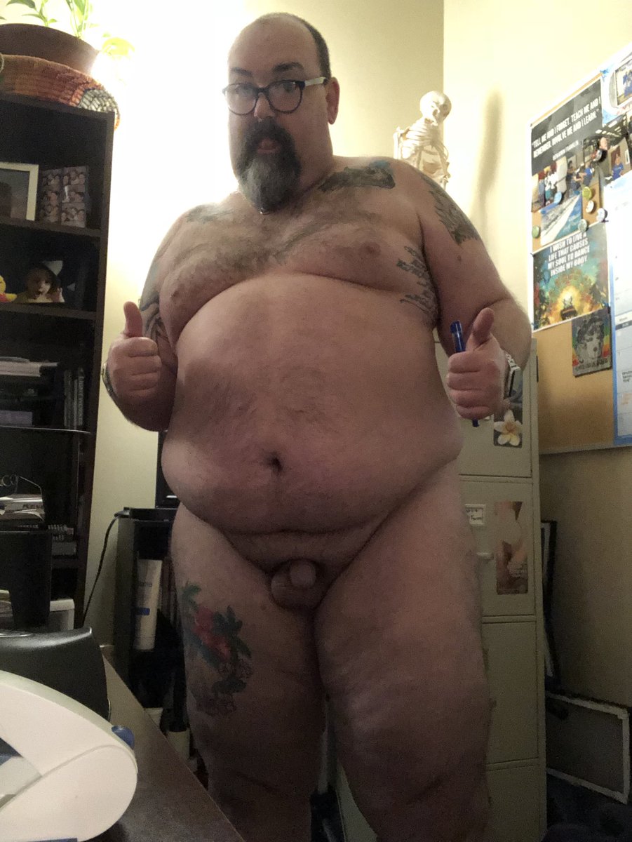 Finneas_Ryder's tweet photo. Well I just found out that today is National Working Naked Day. I managed to do that before everyone got to the office this morning, before I even knew it was a holiday! #supportonastickynote #baredlife #findingfinneas #teamnaturist @AANR_Int @NaturistSociety @gaynaturists https://t.co/2gNSkoEz0Q