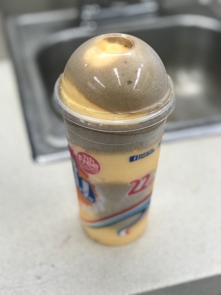 wrestlersdrinks's tweet photo. I NEEEED a @Speedway slushy rn https://t.co/IYCTyvlVlJ
