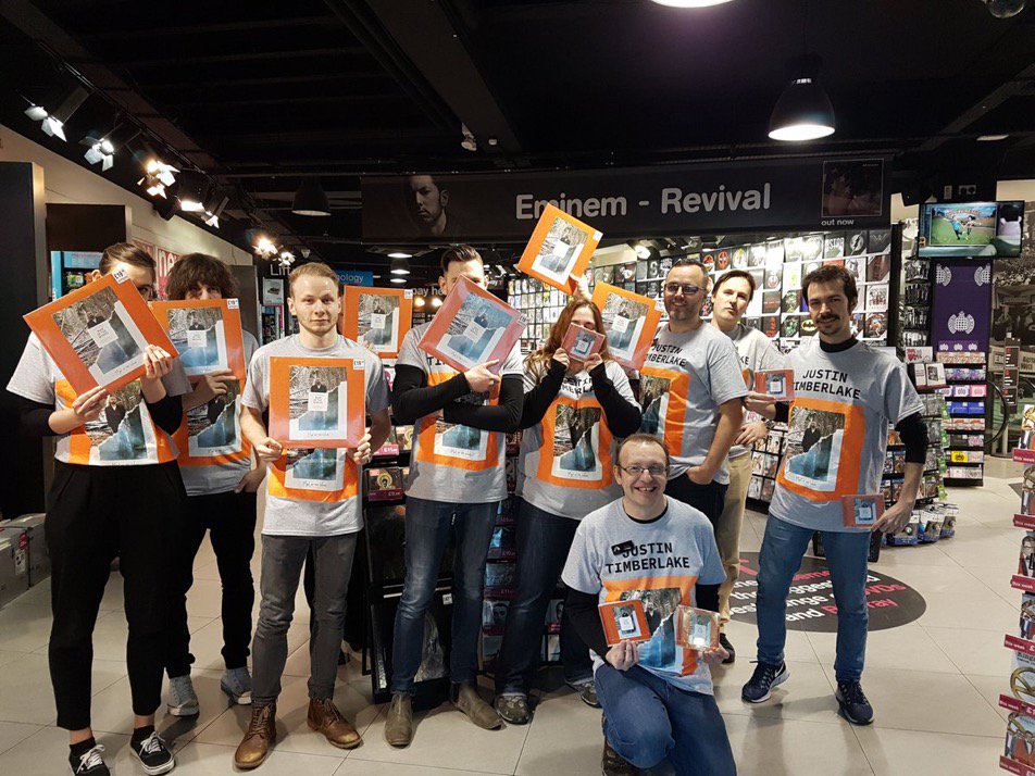 uk_geiger's tweet photo. #DidYouKnow @jtimberlake's #ManOfTheWoods was released today? Also #DidYouKnow @BTCGroup printed the fantastic album release t-shirts for @HMVTweets, Don't the look awesome?! #JustinTimberlake https://t.co/qAH8zu8voK