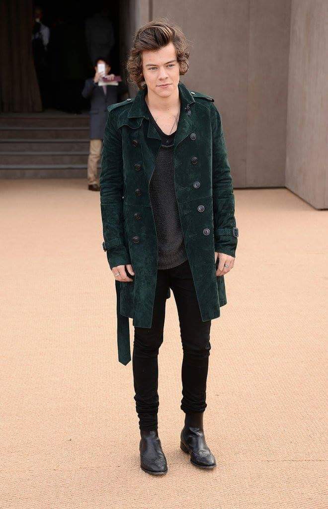 rody_milano's tweet photo. Happy Birthday my lover @Harry_Styles  <3 https://t.co/ezcaRKeiBW