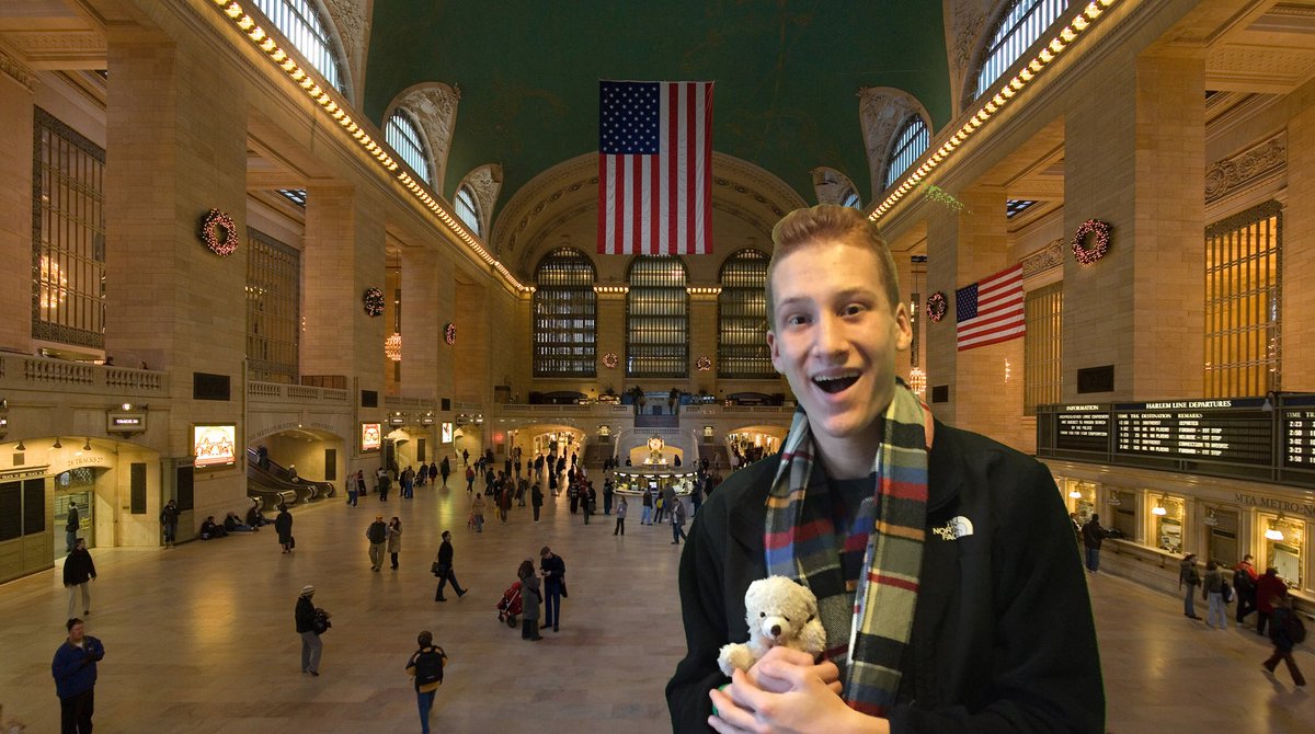 noahfriendzone's tweet photo. When I was in high school we had to do this project where we had to go somewhere and take pictures with a stuffed animal and then talk about it in Spanish, but I was too lazy to go somewhere so I photoshopped myself in New York and somehow no one noticed https://t.co/pJz5naMD5K