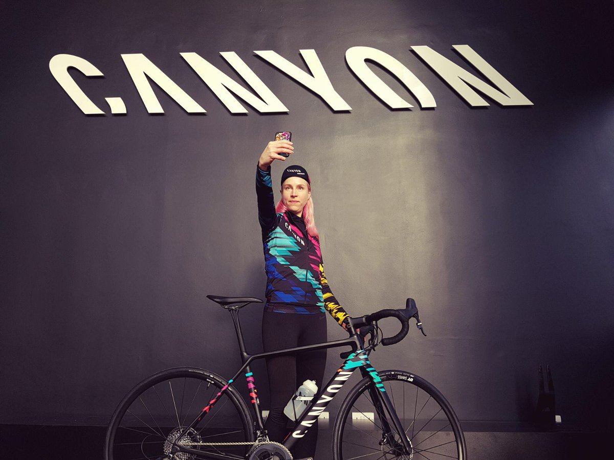 fredbutlerstyle's tweet photo. #FollowFriday Thankyou @canyonuk for the loan of this cosmic & comfortable Dream Machine ๐ฒ๐๐จ Blogging the Ultimate WMN CF SLX Disc 8.0 CSR https://t.co/pKaEpzUpku #canyon #mycanyon #canyonswam #womenscycling #wmncycling #cycling #runningrainbow #fitspo #fitness #fbloggers https://t.co/CxLuN8xDl0