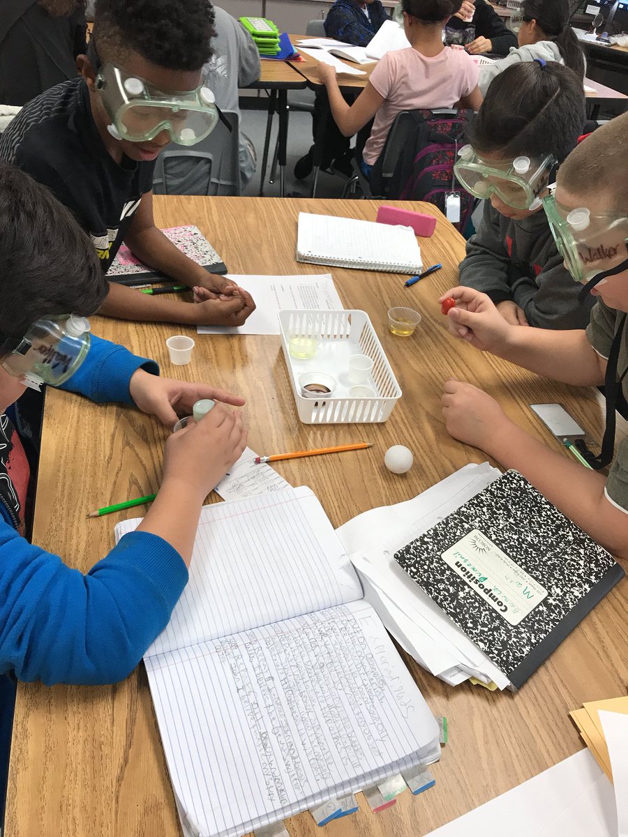 lgonzalezteach1's tweet image. Relative Density! #checkingitout #sinkfloat #heavylight @CFISDWalker @CFISDScience