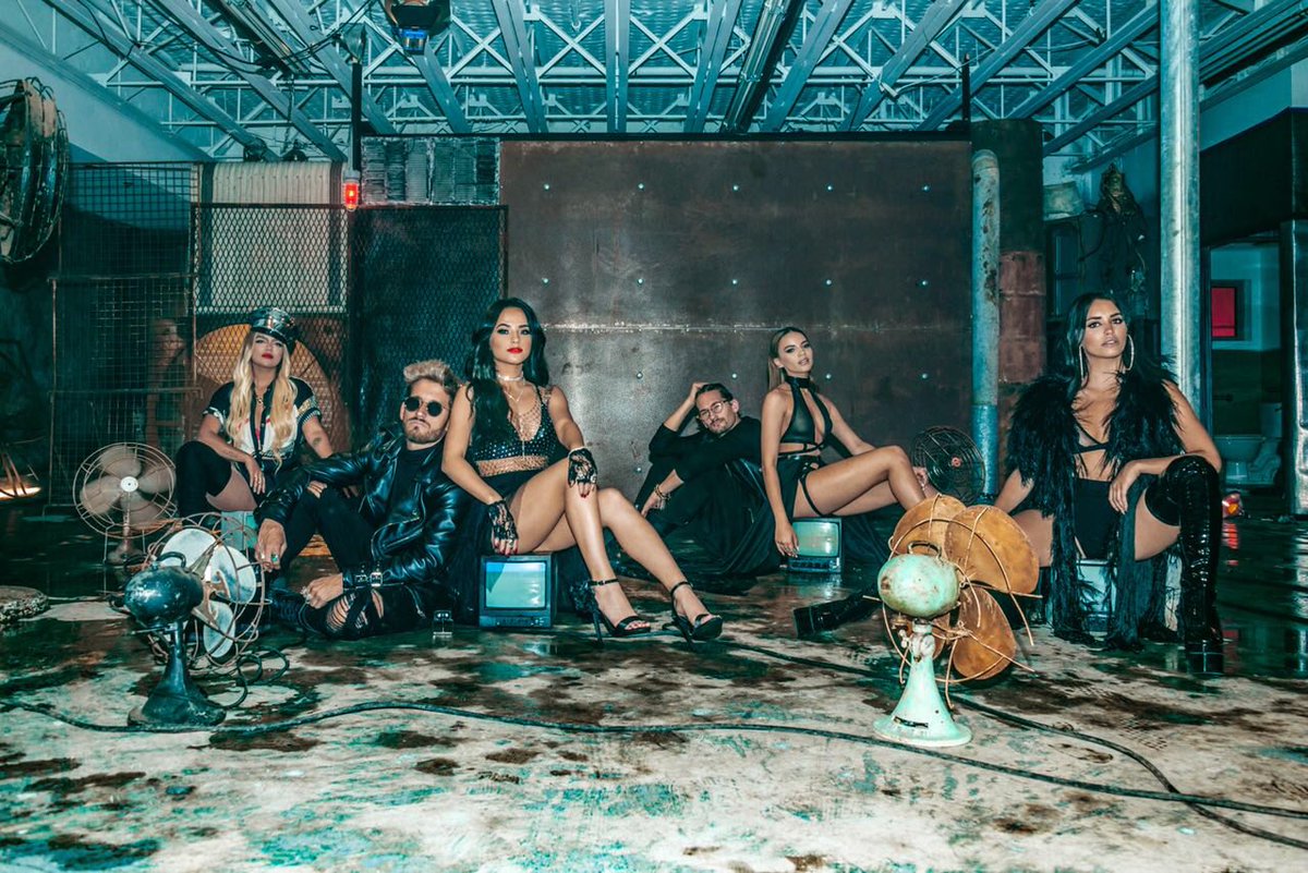 djmosquitoOK's tweet photo. ¡Se acerca una COLABORACIÓN EXPLOSIVA! 🔥 El viernes 9 saldrá #MiMalaRemix de @MauYRicky con las increíbles colaboraciones de @laliespos, @KarolGmusic, @lesliegrace y @iambeckyg 😱🎶 https://t.co/oBYY8W6aPC