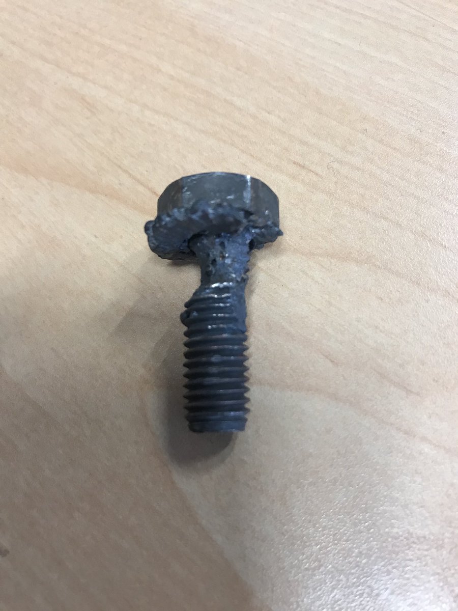 ELECTROASTUR's tweet photo. Efectos de la corriente circulando por una conexion defectuosa... que importante es la termografia! https://t.co/B0MEWLmdLn