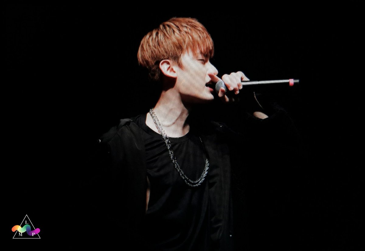 lightmeetsprism's tweet photo. 180202 SHOWCASE IN SINGAPORE
#인투잇 #IN2IT #김성현 #성현 #SUNGHYUN https://t.co/h6g1WghIoP