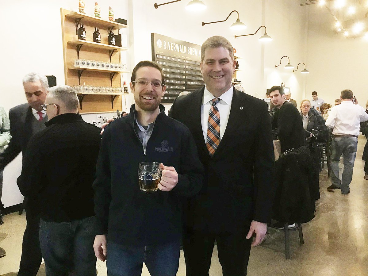 RiverWalkBeer's tweet photo. Thanks to everyone who came out last night for our official ribbon cutting! #funwithscissors #Newburyport #CraftBeer https://t.co/GT8k3xPBdH