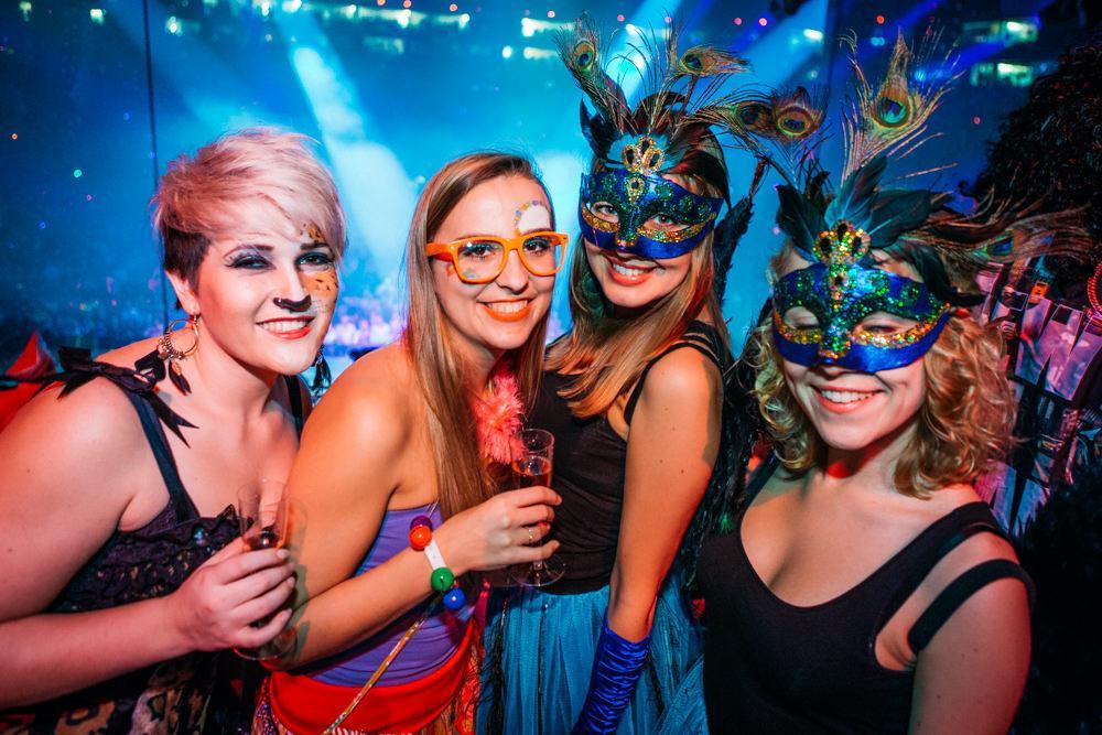koeln_de's tweet photo. Sweet Fastelovend, Blu|white mit @LFrequencies und @catballoumusic und liebemachen - das und mehr sind unsere #Partytipps zum #Wochenende! https://t.co/fv98dqTNH1 #abfeiern https://t.co/KPazWW3NT5