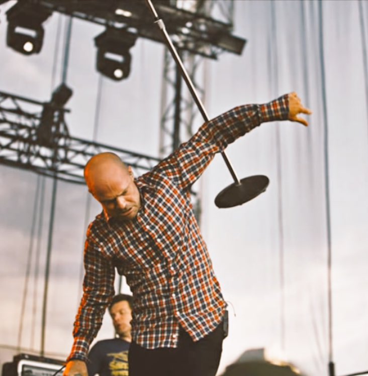 TheHipFans's tweet photo. "Do I want to? With all that charm?
Do I want to? Twist my arm"
#TragicallyHip #MusicLover 
#FridayFeeling  #DoIt 🤘🎶❤️ 
#FBF #TwistMyArm #LiveBetweenUs  
>>https://t.co/GGqF85xuss<< https://t.co/fbPEFjlHW8