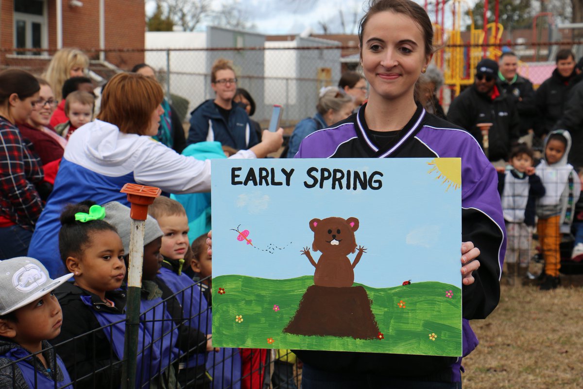 COJacksonville's tweet photo. Possumwood Puck tells Mayor Sammy Phillips to expect an early spring this year. Watch the video at https://t.co/nOzoMAzrRm 
@PossumwoodAcres https://t.co/gQBl4RSf8g