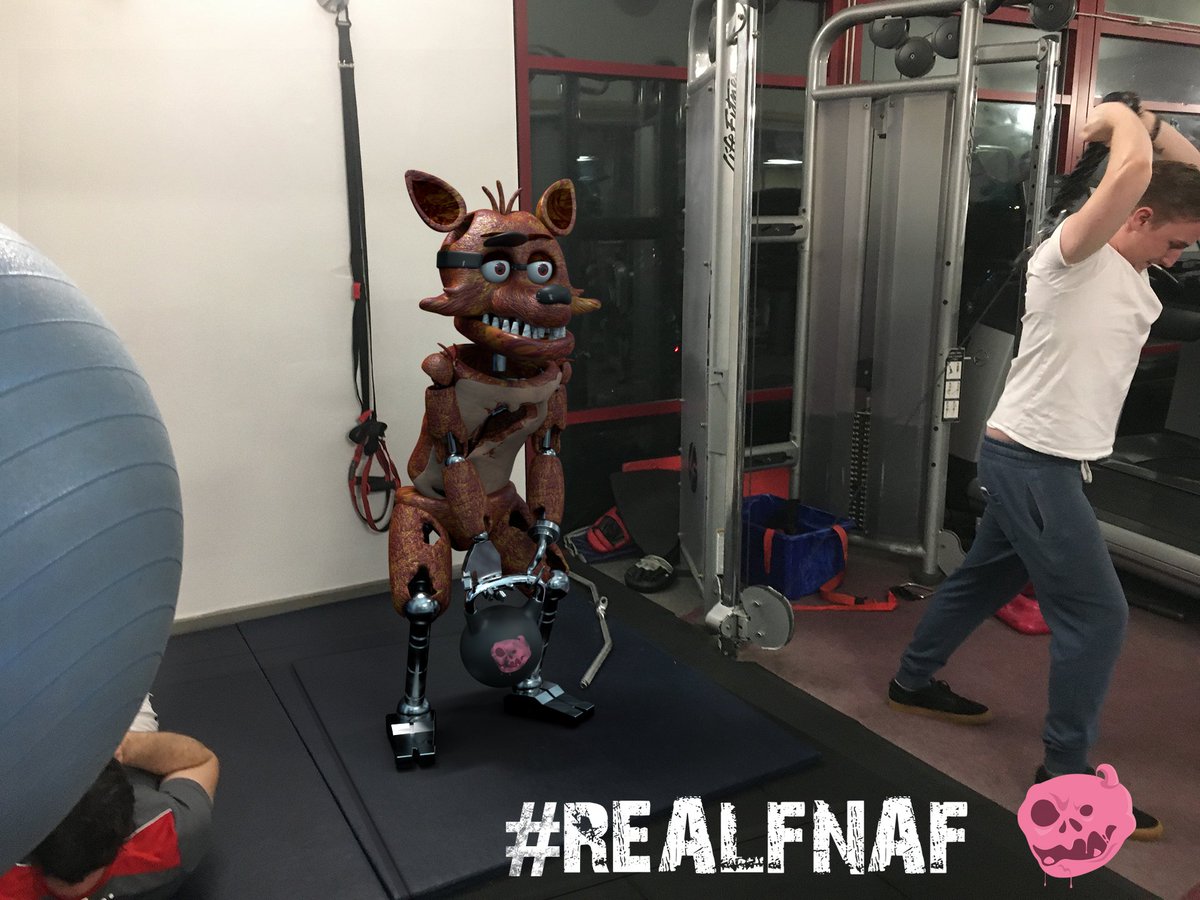 bbgummonsters's tweet photo. Lol... #Realfoxy trying to keep up with #realfreddy in the gym... reckon he popped a rivet! #Realfnaf #Fnaf https://t.co/qbGfnFkcRM