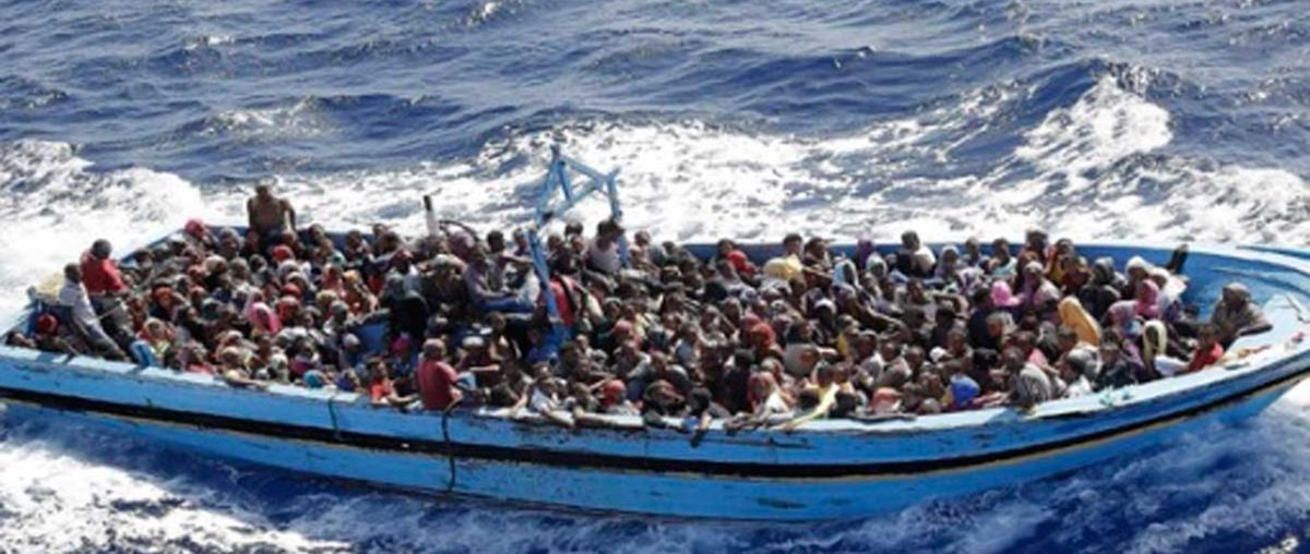 azteca_juarez's tweet photo. Naufragio frente a Libia deja 10 muertos y 90 desaparecidos https://t.co/SQDAS1aNCz https://t.co/Kro2l7CLYs
