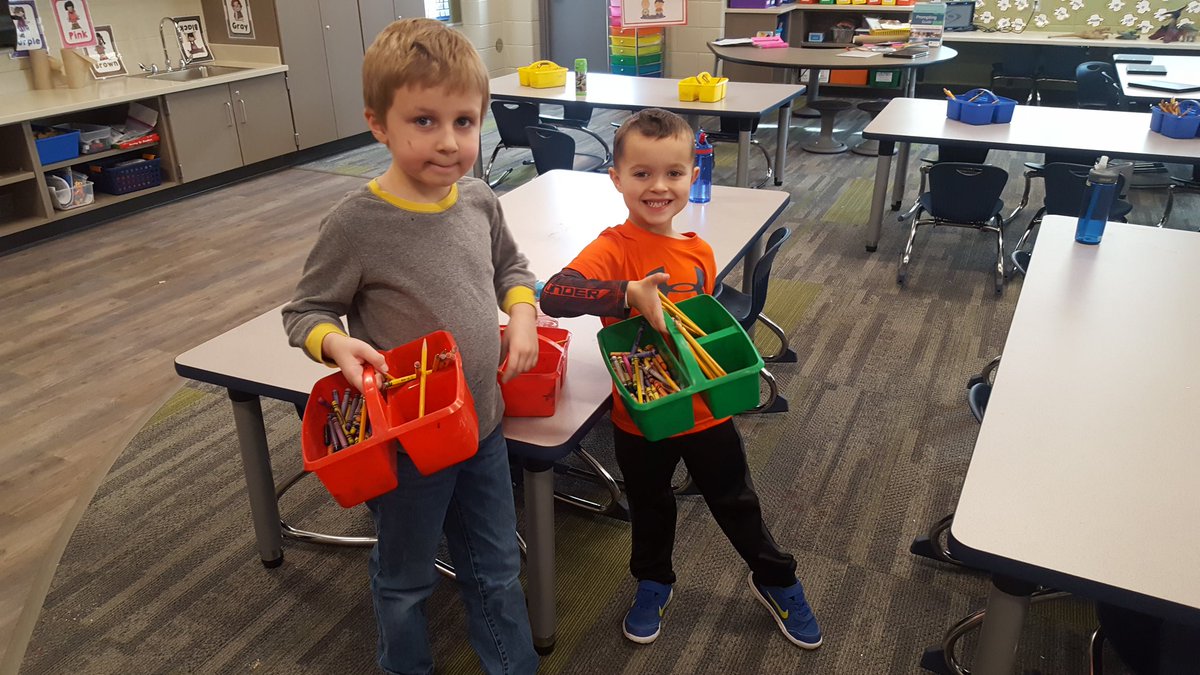 MrsLine_K's tweet image. Chase and Easton accepted the #pioneerskindnesschallenge and helped their classmates clean-up! Way to go!