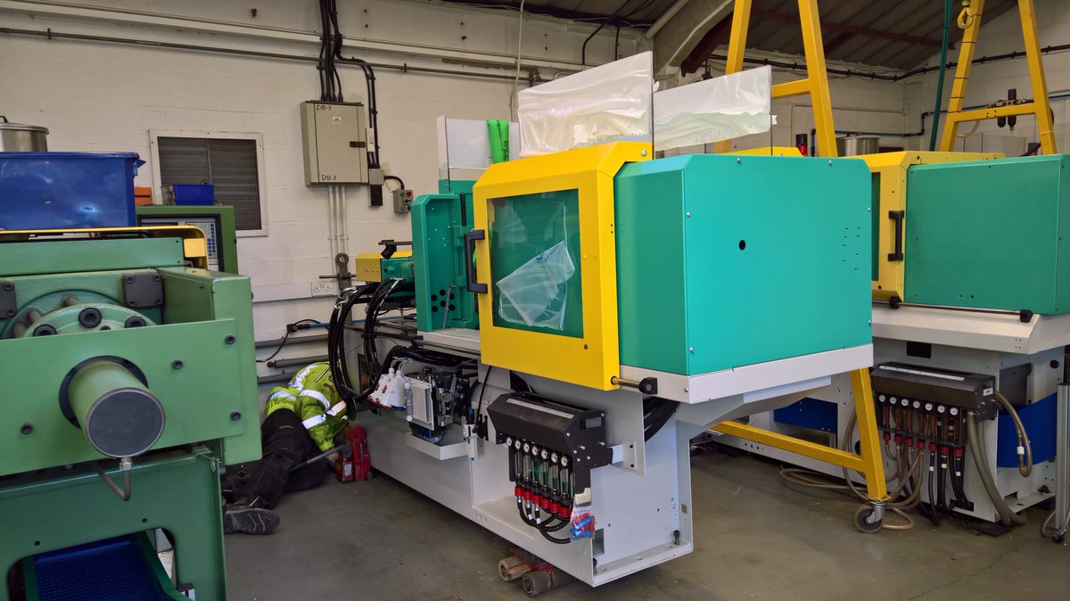 RobertPDFrost&CoLtd tweet media