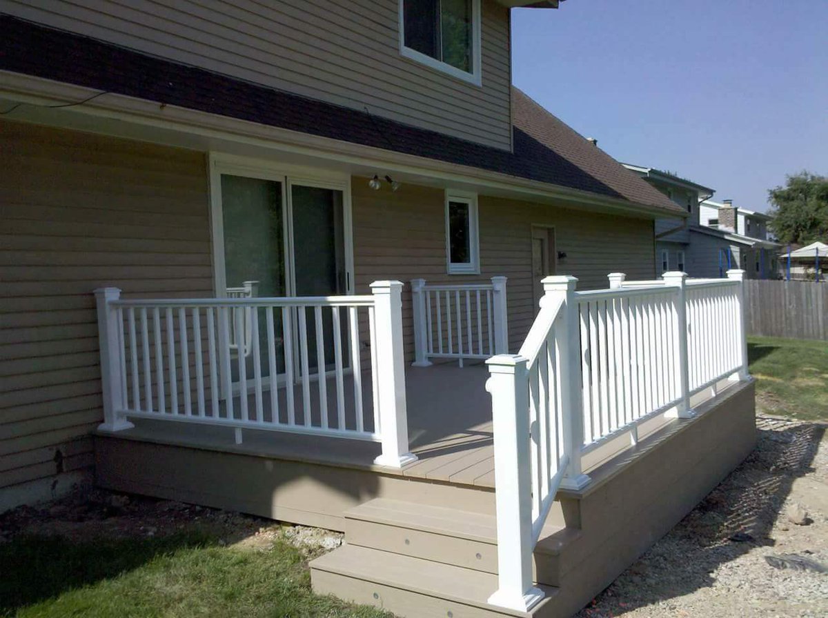 BCBDecks's tweet photo. @AZEKBP Been using Azek decking and railings for 10 years... best decking products out there! Come check out the new colors. #azekbrownstone #azekbuildingproducts #widecks #wihomebuyer #BUILDSOMETHINGCOOL https://t.co/UfgMn4ribV